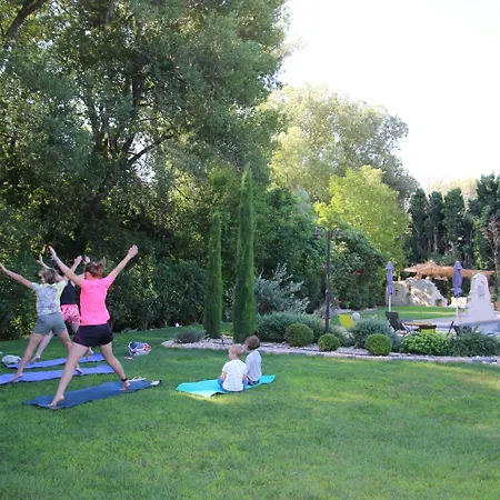 La Bastide Des Cypres *